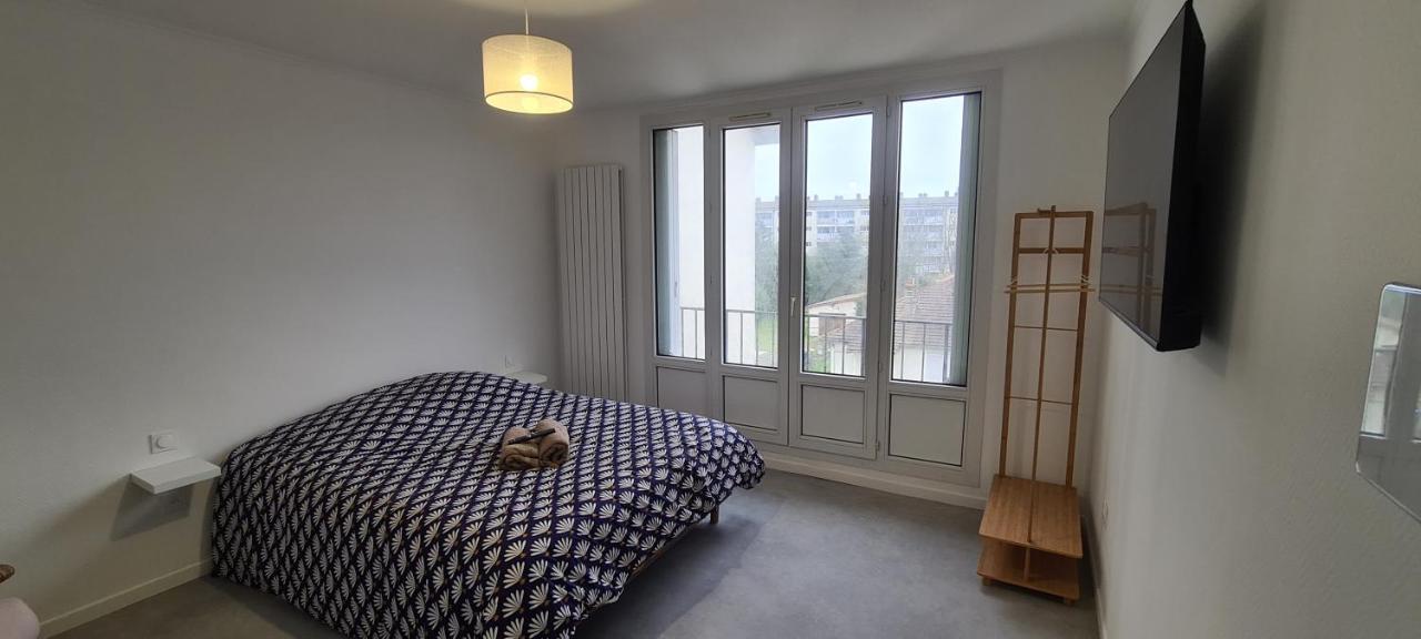 بوفيه Private Room In Shared Apartment IV المظهر الخارجي الصورة