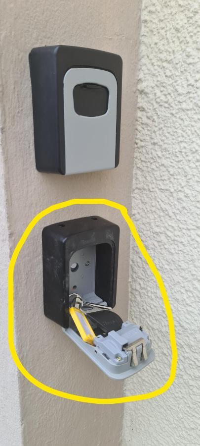 بوفيه Private Room In Shared Apartment IV المظهر الخارجي الصورة