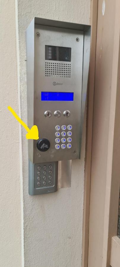 بوفيه Private Room In Shared Apartment IV المظهر الخارجي الصورة